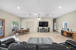 810 Bluff Ridge Ct, New Braunfels, TX 78132 - Photo 28