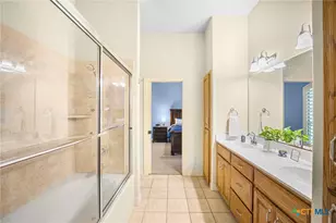 810 Bluff Ridge Ct, New Braunfels, TX 78132 - Photo 30