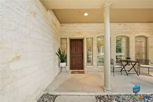 810 Bluff Ridge Ct, New Braunfels, TX 78132 - Photo 6