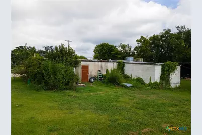 0005 S 3rd, Lometa, TX 76853 - Photo 16