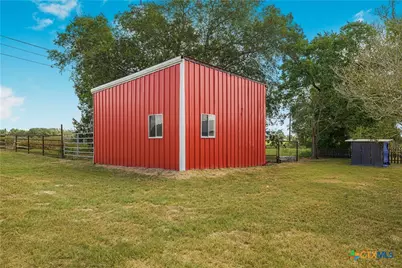 4526 State Highway 111, Yoakum, TX 77995 - Photo 28