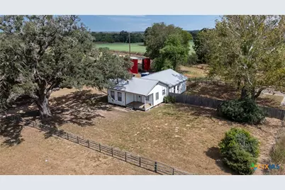 4526 State Highway 111, Yoakum, TX 77995 - Photo 24