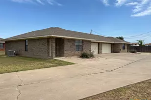 916 McDaniel Cir, Killeen, TX 76543 - Photo 2