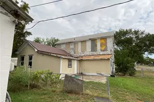 515 E French St, Cuero, TX 77954 - Photo 14