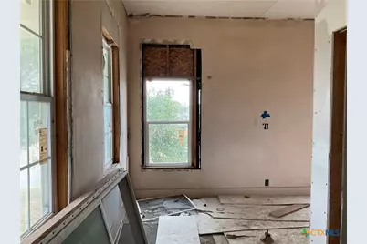 515 E French Street, Cuero, TX 77954 - Photo 18