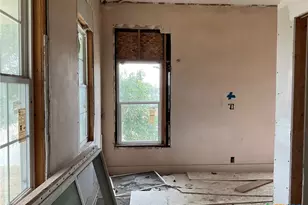 515 E French St, Cuero, TX 77954 - Photo 18