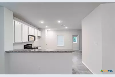 305 Jean Street, Seguin, TX 78155 - Photo 4