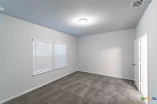 305 Jean St, Seguin, TX 78155 - Photo 8