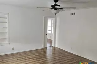 608 3rd St, Cuero, TX 77954 - Photo 2