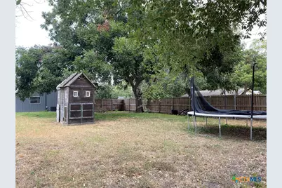 121 E 15th Street, Shiner, TX 77984 - Photo 16