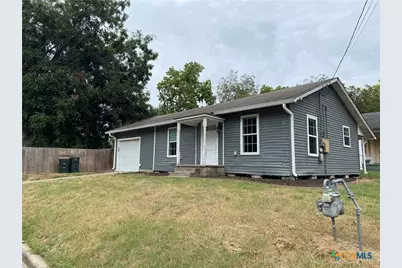 121 E 15th Street, Shiner, TX 77984 - Photo 2