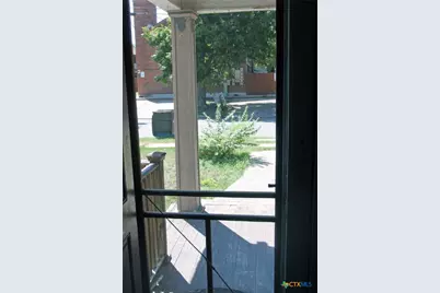 140 Elm Street, Lockhart, TX 78644 - Photo 6