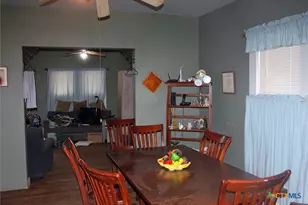 140 Elm St, Lockhart, TX 78644 - Photo 8