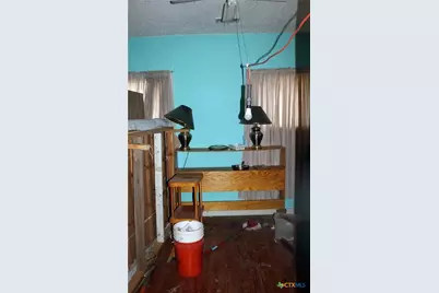 140 Elm Street, Lockhart, TX 78644 - Photo 10