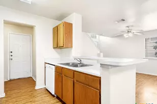 825 Sagewood Trail, San Marcos, TX 78666 - Photo 10