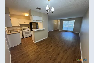 813 Burges Street, Seguin, TX 78155 - Photo 6