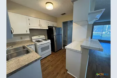 813 Burges Street, Seguin, TX 78155 - Photo 8