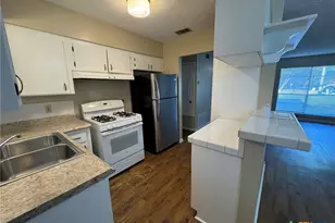 813 Burges St, Seguin, TX 78155 - Photo 8