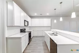 300 Jills Path, Seguin, TX 78155 - Photo 6