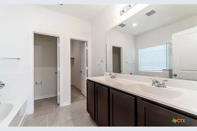 417 Tim's Way, Seguin, TX 78155 - Photo 10