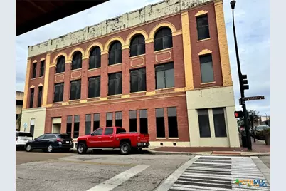 121 S Main #201, Victoria, TX 77901 - Photo 4