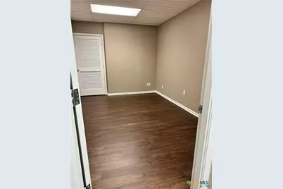 121 S Main #101, Victoria, TX 77901 - Photo 8