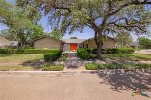 2506 Bon Aire, Victoria, TX 77901 - Photo 2