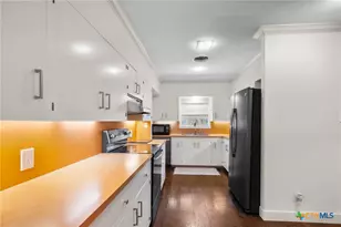 2506 Bon Aire, Victoria, TX 77901 - Photo 22