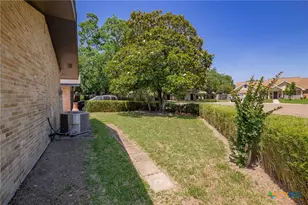 2506 Bon Aire, Victoria, TX 77901 - Photo 42