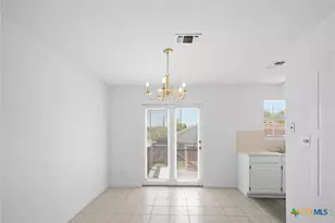 103 Sherwood Dr, Victoria, TX 77901 - Photo 6