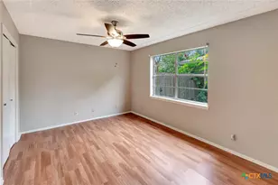 247 Goldenrod Ave, Victoria, TX 77904 - Photo 10
