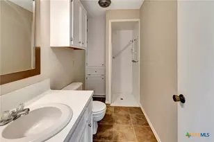 247 Goldenrod Ave, Victoria, TX 77904 - Photo 22