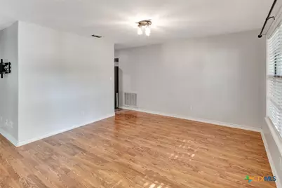 225 Kirkwall Street, Victoria, TX 77904 - Photo 4