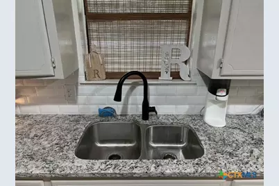 901 N Central, Cameron, TX 76520 - Photo 10