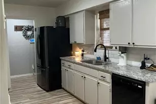 901 N Central, Cameron, TX 76520 - Photo 6