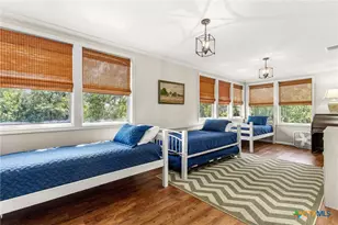 1105 Lakeview Dr, Seguin, TX 78155 - Photo 12