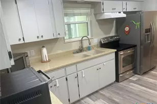 911 W Madison Ave, Port O'Connor, TX 77982 - Photo 38