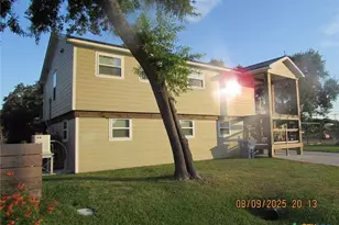 911 W Madison Ave, Port O'Connor, TX 77982 - Photo 2