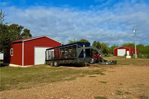 331 Elm Creek Rd, Waelder, TX 78959 - Photo 38