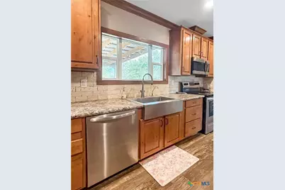 331 Elm Creek Road, Waelder, TX 78959 - Photo 10