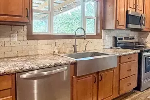 331 Elm Creek Rd, Waelder, TX 78959 - Photo 10