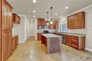 944 Hudson Ln, New Braunfels, TX 78130 - Photo 10