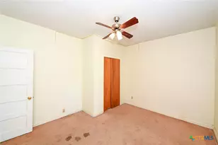 242 E Austin St, New Braunfels, TX 78130 - Photo 18