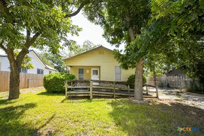 242 E Austin Street, New Braunfels, TX 78130 - Photo 1