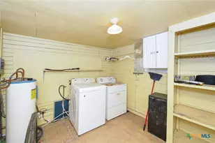 242 E Austin St, New Braunfels, TX 78130 - Photo 26