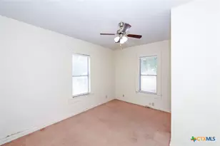 242 E Austin St, New Braunfels, TX 78130 - Photo 16