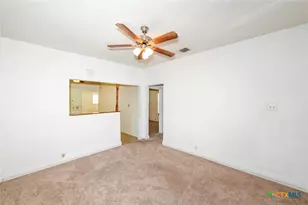 242 E Austin St, New Braunfels, TX 78130 - Photo 8