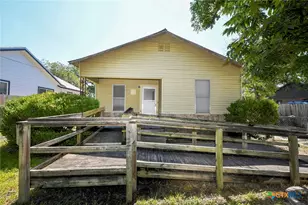 242 E Austin St, New Braunfels, TX 78130 - Photo 4