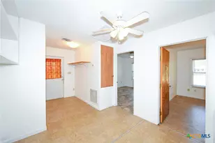 882 Samuels St, New Braunfels, TX 78130 - Photo 14