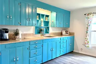 302 E Dallas Ave, Seadrift, TX 77983 - Photo 10